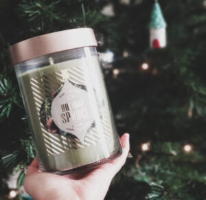 simple christmas decor in the family room Christmas soy candle