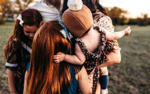 How to easily coordinate family outfits for photos, holiday and events