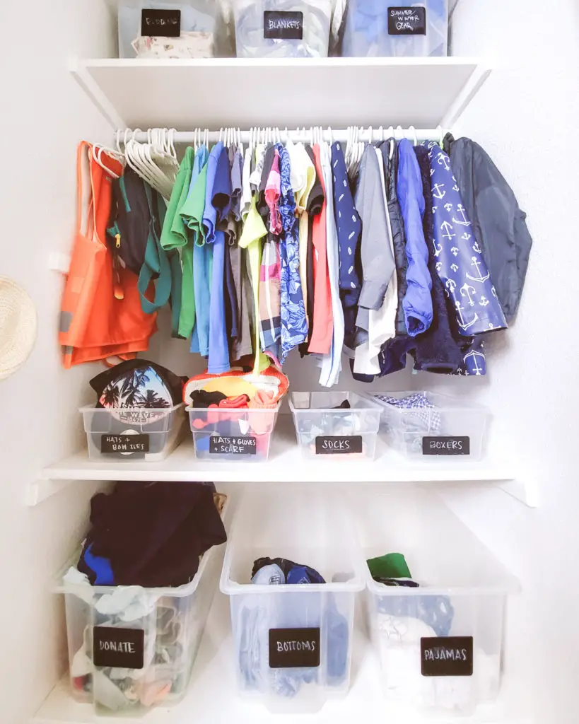 How to declutter and organize kids closet easy method and hacks // mintysunday.com