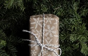 celebrate christmas broke cheap gifts presents