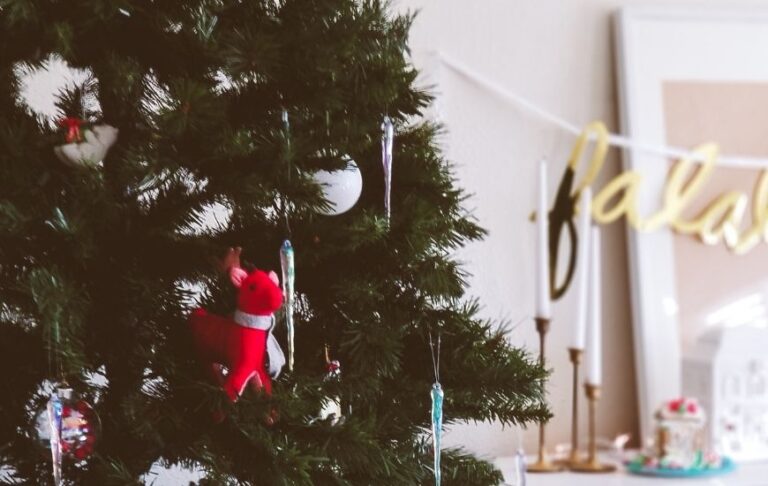 How to Celebrate Christmas When You’re Broke