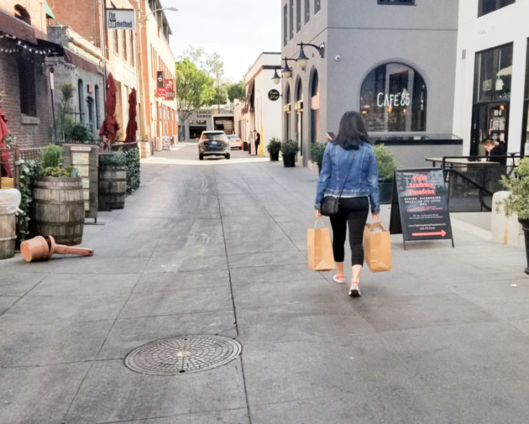 How to Quit Buying Things: 10 Things I Stopped Buying Things to Save Money. // mintysunday.com #savingmoney #savings #moneytips #frugal #frugalliving