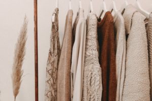 how-to-coordinate-family-outfits-on-a-budget